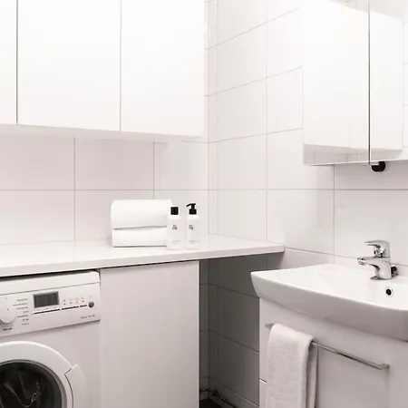 Small With Spacious Bathroom In Ullanlinna Lägenhet *